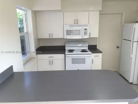 47 SE 11 St, Dania Beach, FL 33004