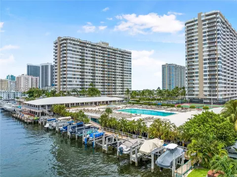 1985 S Ocean Dr #5M, Hallandale Beach, FL 33009
