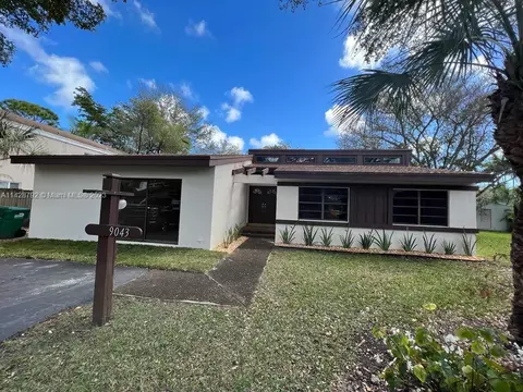 9043 SW 78th Pl, Miami, FL 33156