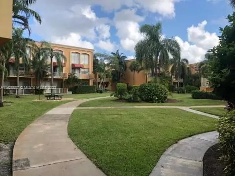 17911 NW 68th Ave #M209, Hialeah, FL 33015