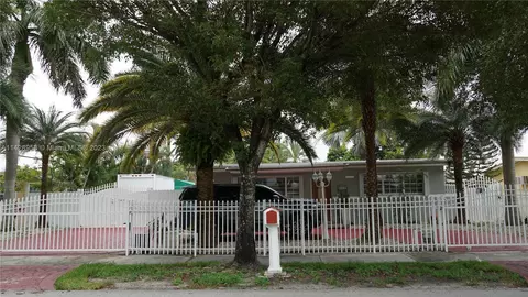 5535 W 15th Ct, Hialeah, FL 33012