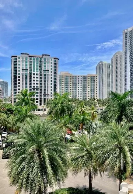 100 Bayview Dr #431, Sunny Isles Beach, FL 33160