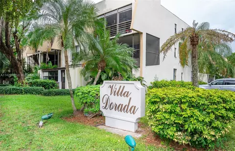 20300 W Country Club Dr #117-3, Aventura, FL 33180