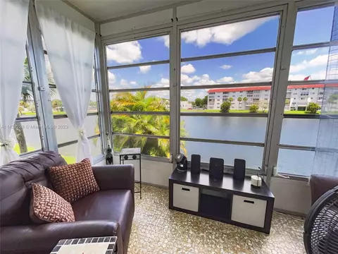 4751 NW 21st St #210, Lauderhill, FL 33313