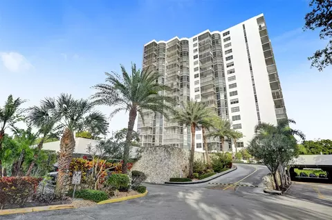 3375 N Country Club Dr #701, Aventura, FL 33180