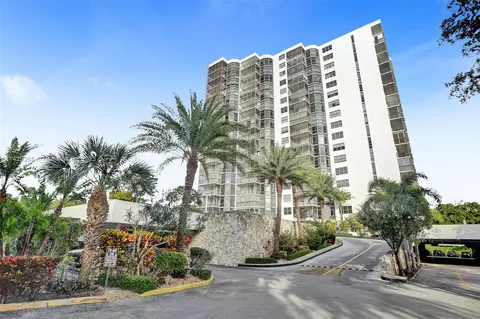 3375 N Country Club Dr #701, Aventura, FL 33180