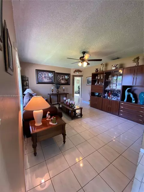 94 W 59th St, Hialeah, FL 33012 photo 3