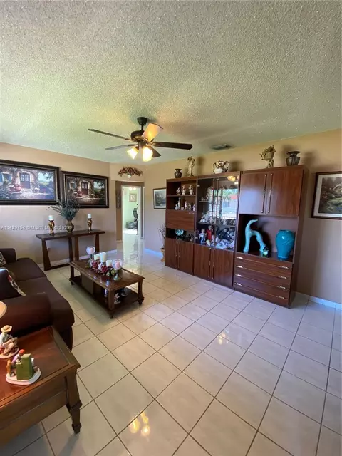 94 W 59th St, Hialeah, FL 33012 photo 4