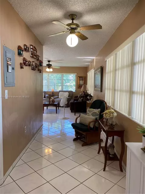 94 W 59th St, Hialeah, FL 33012 photo 12