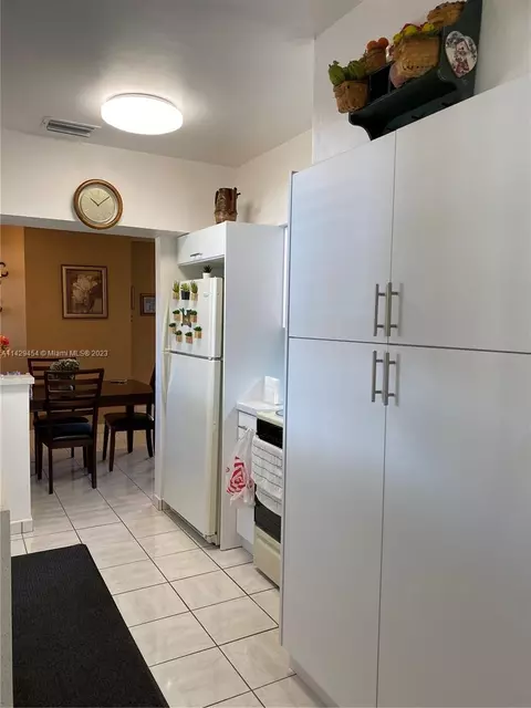 94 W 59th St, Hialeah, FL 33012 photo 9