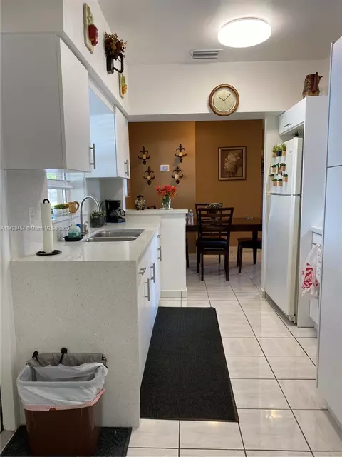 94 W 59th St, Hialeah, FL 33012 photo 8