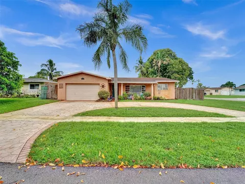 2201 NW 85th Ave, Pembroke Pines, FL 33024