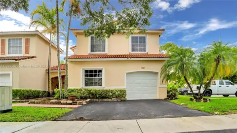 17982 SW 11th St, Pembroke Pines, FL 33029