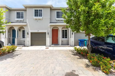 1379 NW 208th Ter, Miami Gardens, FL 33169