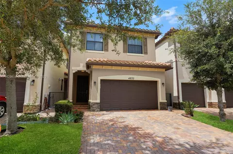 4833 NW 59th St, Tamarac, FL 33319