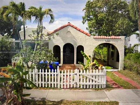 837 NW 46th St, Miami, FL 33127