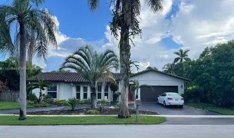 6021 SW 19th St, Plantation, FL 33317