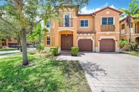 15416 SW 31st St, Miami, FL 33185