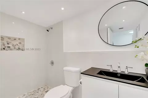 8180 Geneva Ct #521, Doral, FL 33166
