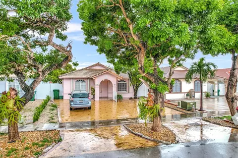 10096 NW 127th Ter, Hialeah Gardens, FL 33018