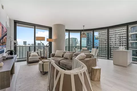 55 SW 9th St #4001, Miami, FL 33130