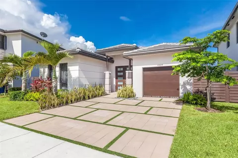 13664 SW 161st Pl, Miami, FL 33196