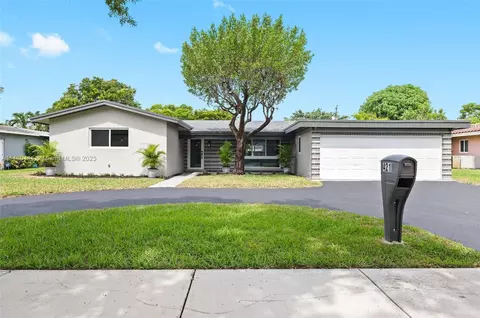 421 SW 54th Ave, Plantation, FL 33317