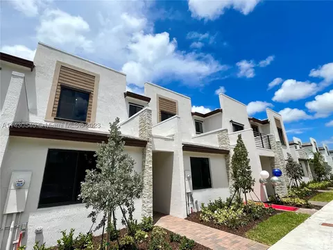 883 NE 211th St #883, Miami, FL 33179