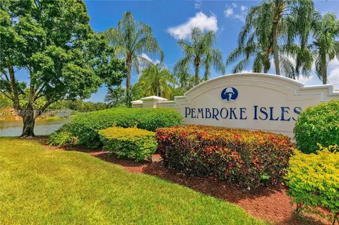 1280 NW 167th Ave, Pembroke Pines, FL 33028