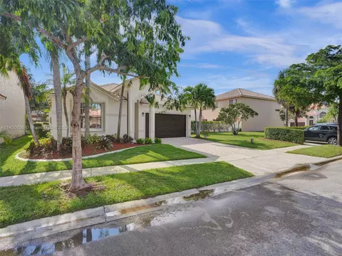 1984 NW 170th Ave, Pembroke Pines, FL 33028