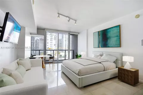 485 Brickell Ave #1705, Miami, FL 33131
