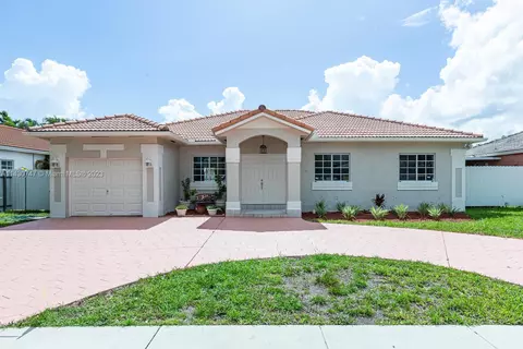 17661 NW 88th Ave, Hialeah, FL 33018