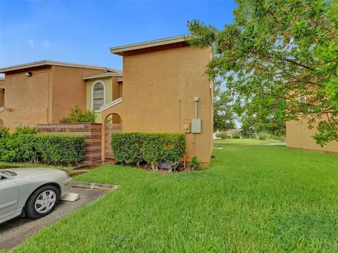 8123 NW 71st Ct, Tamarac, FL 33321