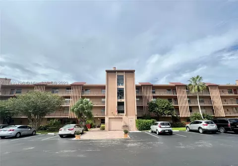7561 NW 1st St #304, Margate, FL 33063