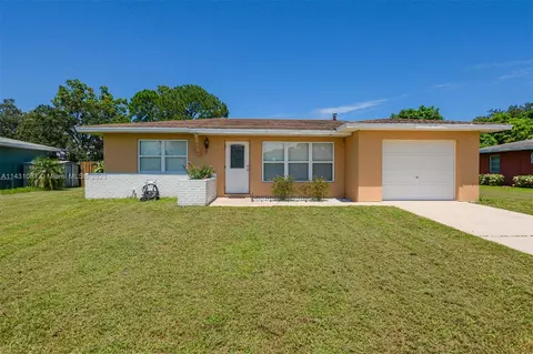 143 NE Bracken Rd, Port Saint Lucie, FL 34983