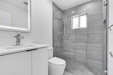 683 E 23rd St, Hialeah, FL 33013 photo 25