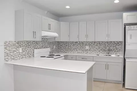 1750 W 56th St #110, Hialeah, FL 33012