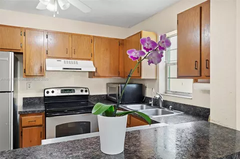 4145 NW 90th Ave #201, Coral Springs, FL 33065