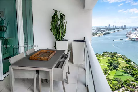 1040 Biscayne Blvd #4008, Miami, FL 33132