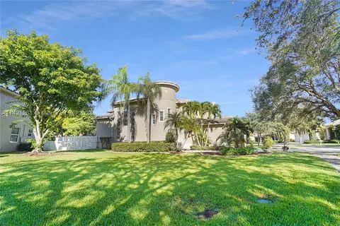 16726 NW 20th St, Pembroke Pines, FL 33028