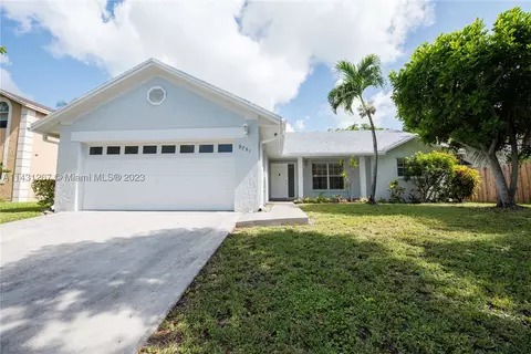 9751 SW 216th Ter, Cutler Bay, FL 33190