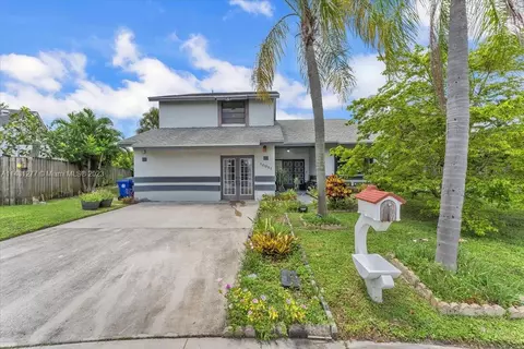 10051 SW 14th St, Pembroke Pines, FL 33025