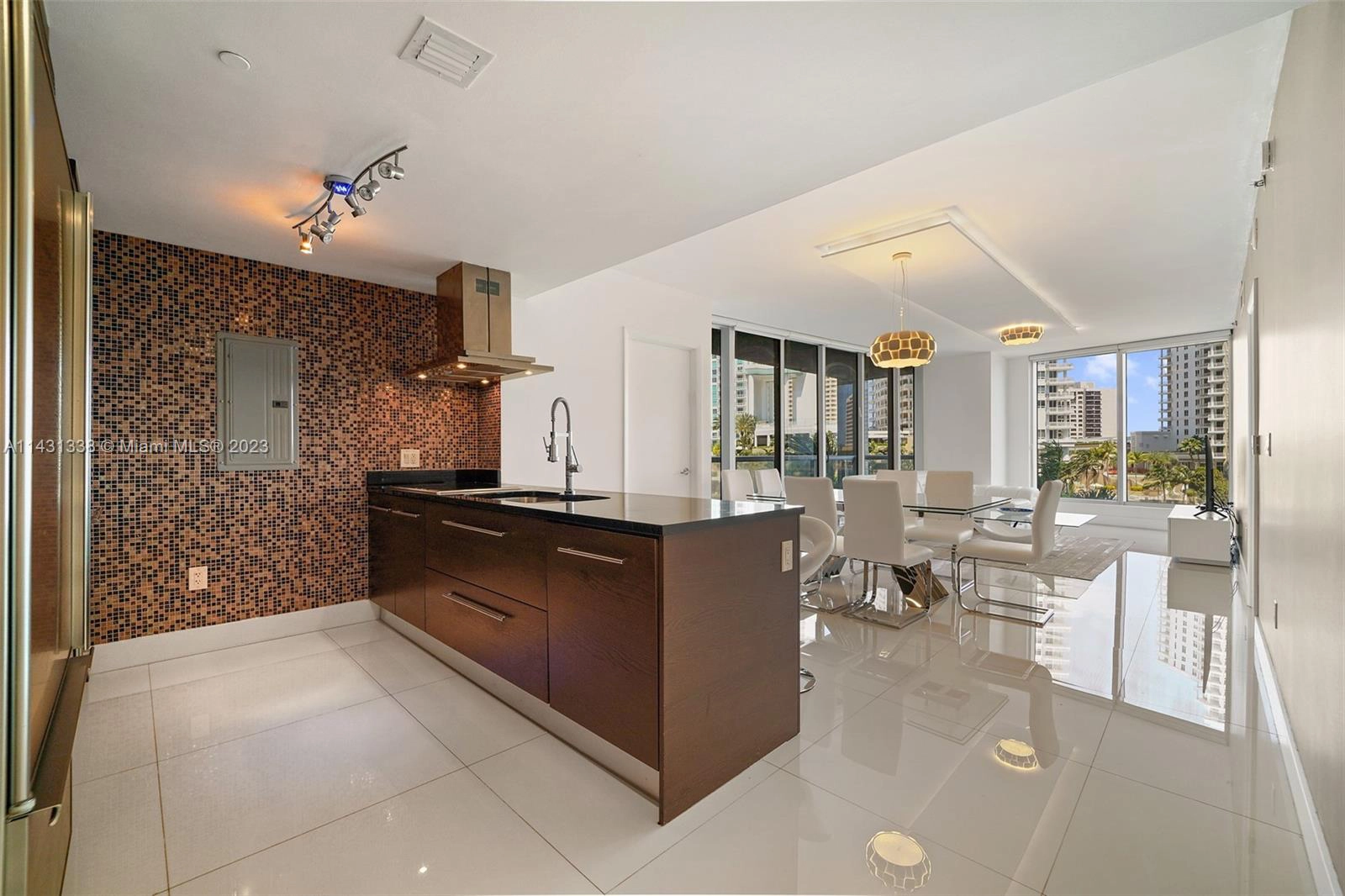 495 Brickell Ave Unit 402  