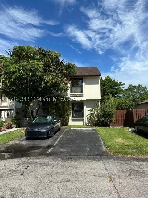 462 NW 98th Ct #462, Miami, FL 33172