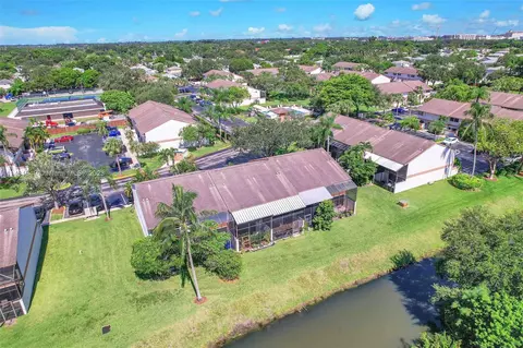 4304 SW 70th Ter, Davie, FL 33314