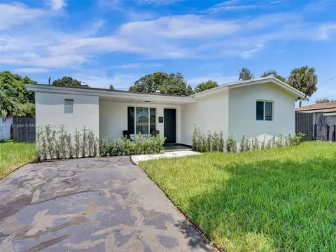 3661 NW 8th St, Lauderhill, FL 33311