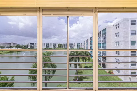 121 SE 3rd Ave #407, Dania Beach, FL 33004