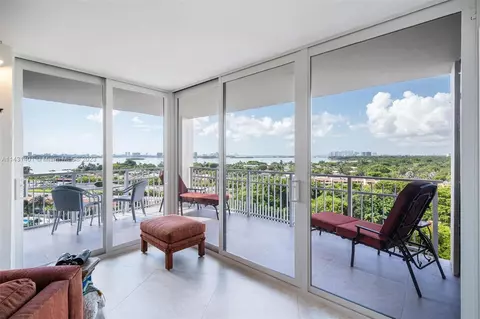 1000 Quayside Ter #1004, Miami, FL 33138