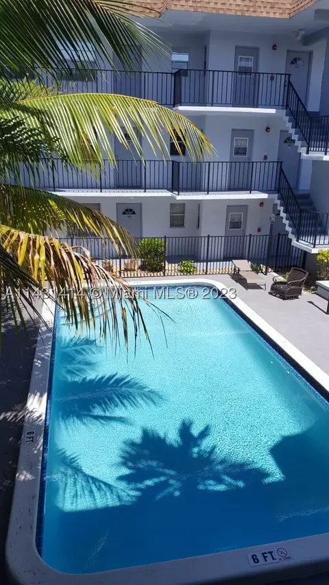 714 NE 10th St #207, Hallandale Beach, FL 33009