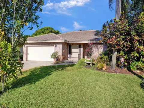 4030 NW 70th Ave, Coral Springs, FL 33065